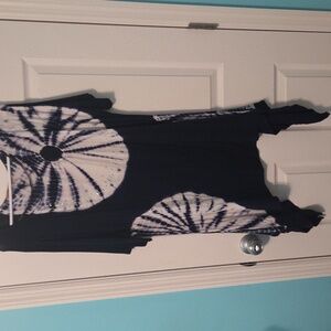 Black and White Tie-Dye Tunic Top